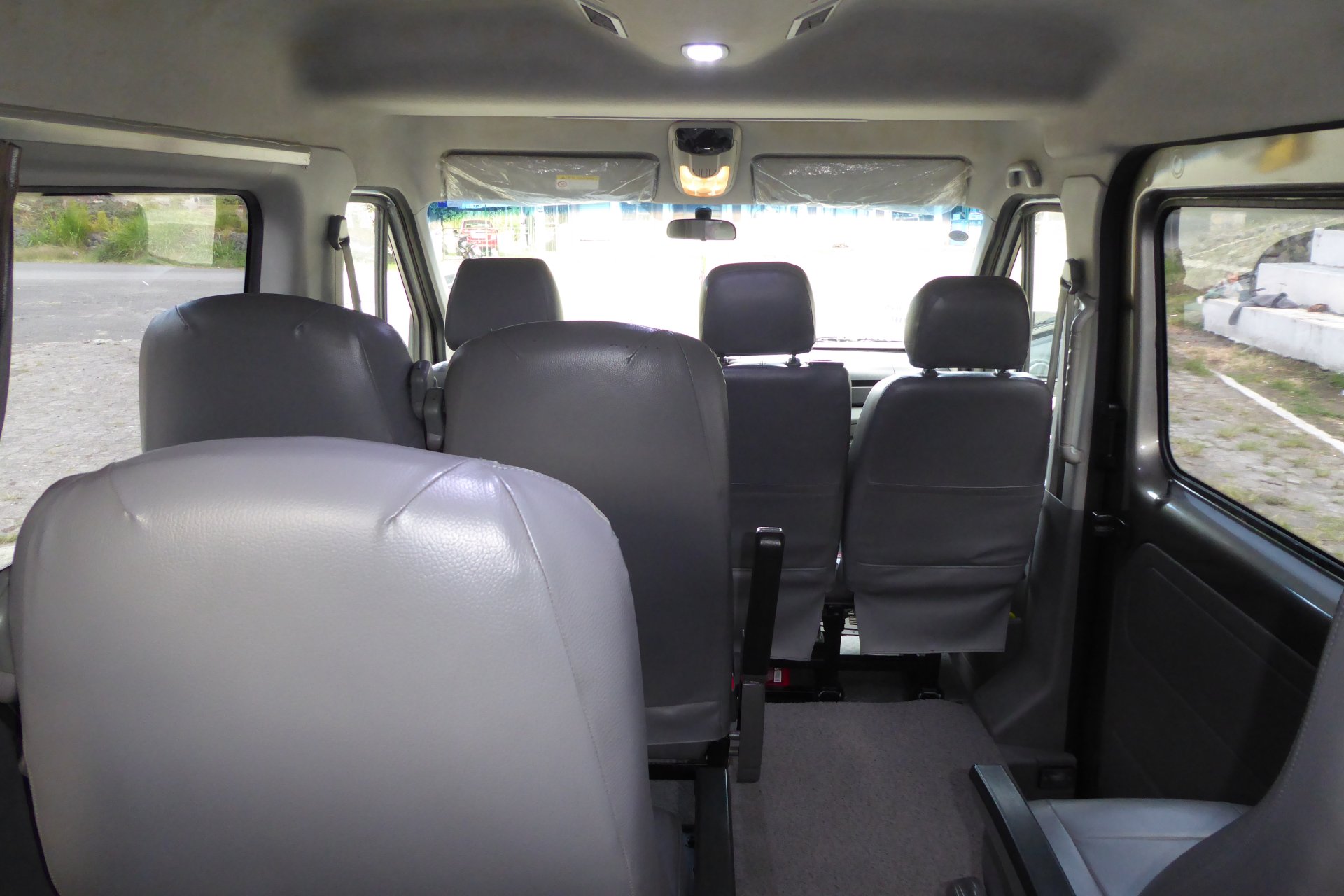 Minivan. Capacidad de 4 a 7 pasajeros 