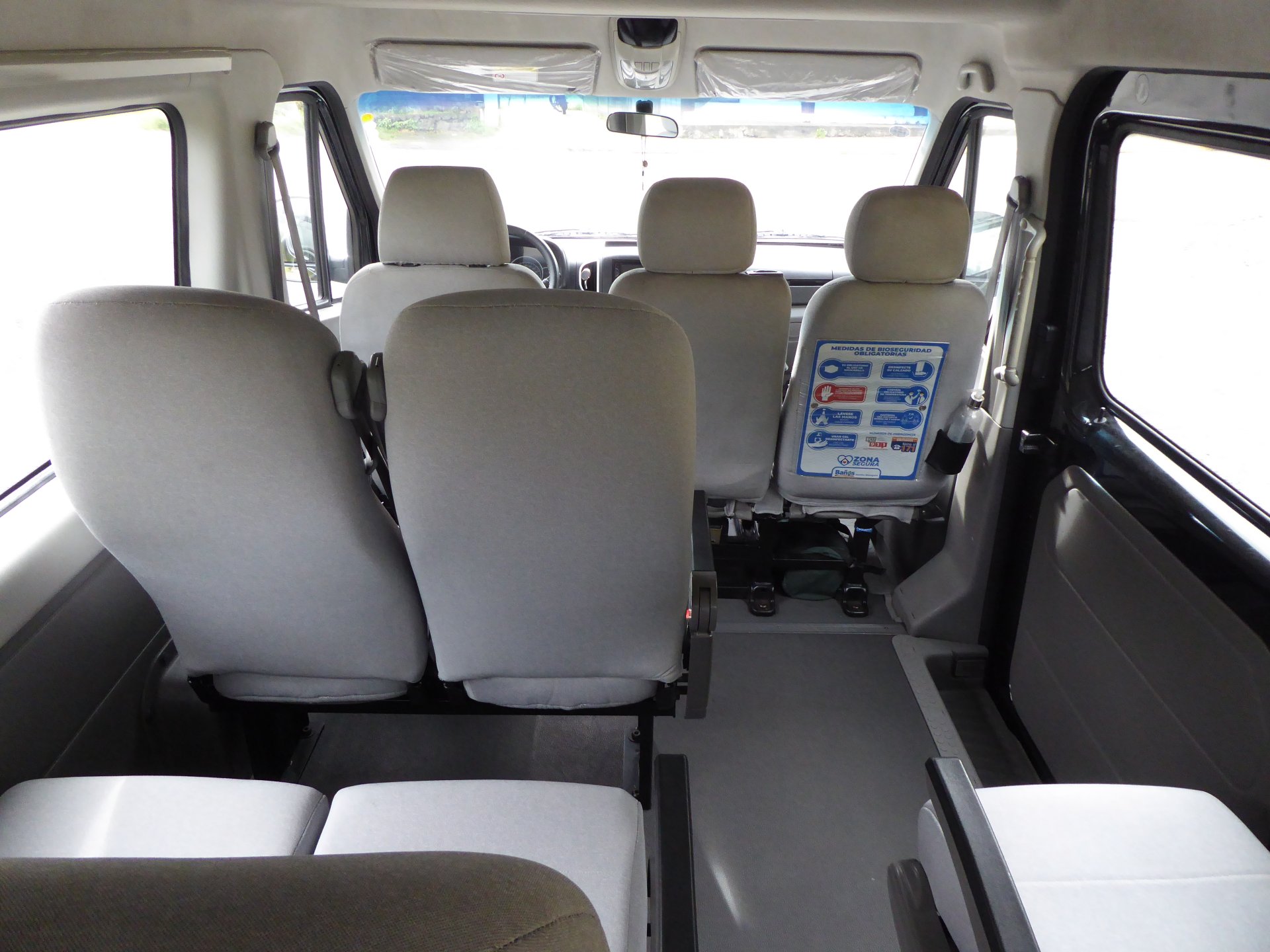 Minivan. Capacidad de 4 a 8 pasajeros