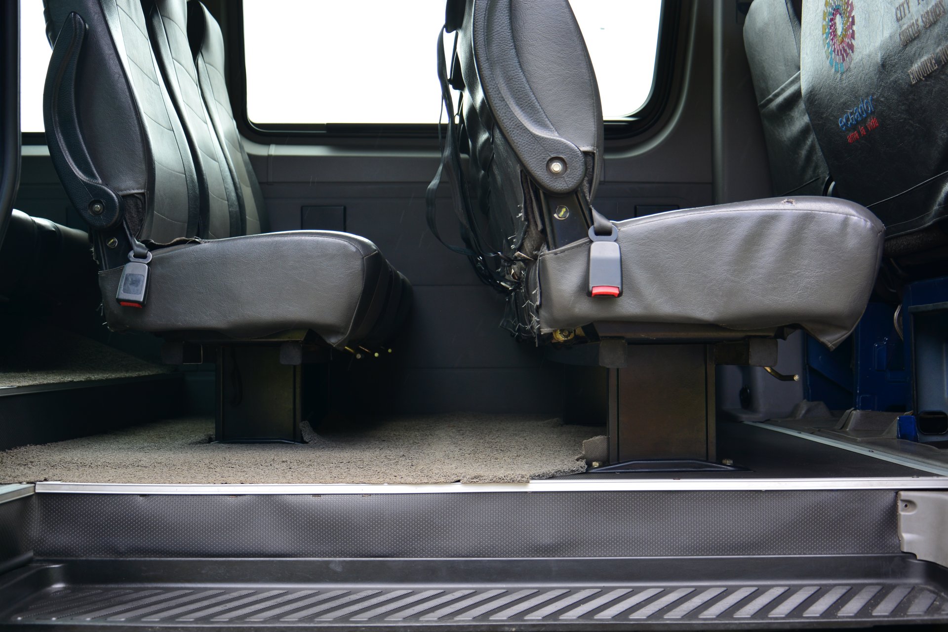 Van. Capacidad de 9 a 12 pasajeros