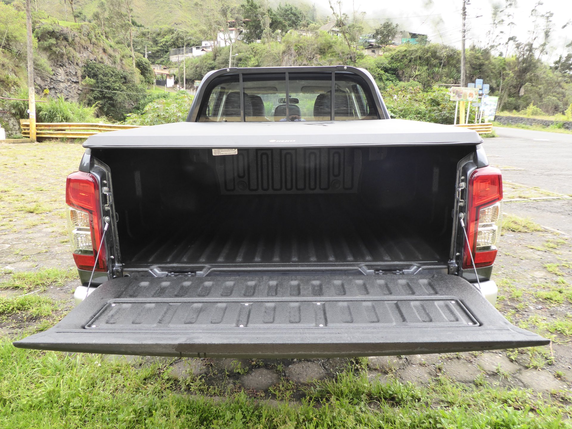 Camioneta. Capacidad de 1 a 4 pasajeros 