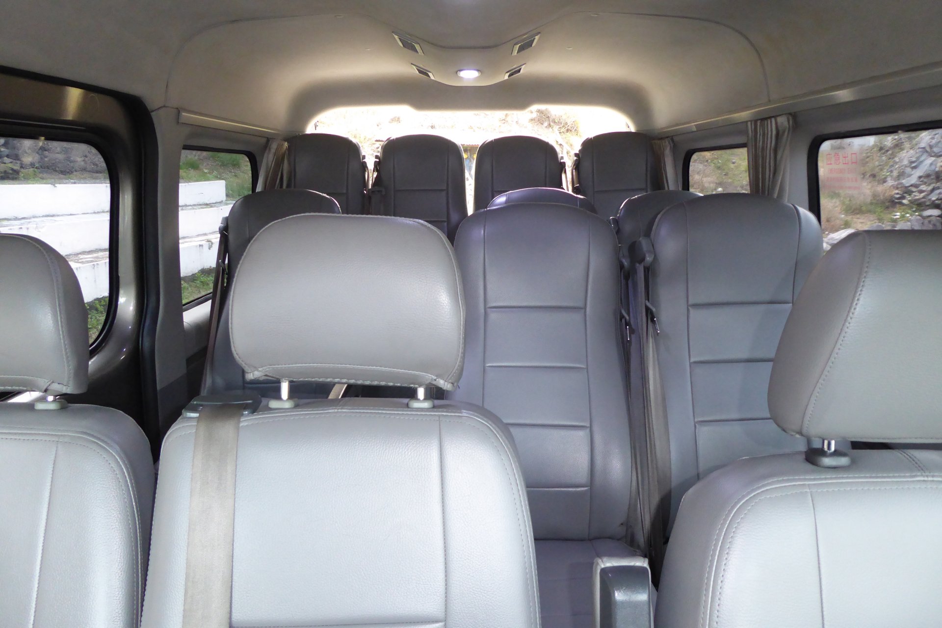 Minivan. Capacidad de 4 a 10 pasajeros 